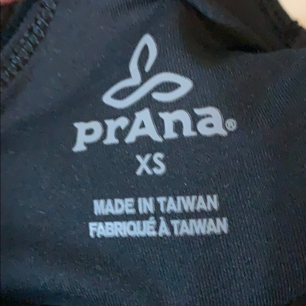 Prana Yoga Tank with built in bra - Picture 9 of 11